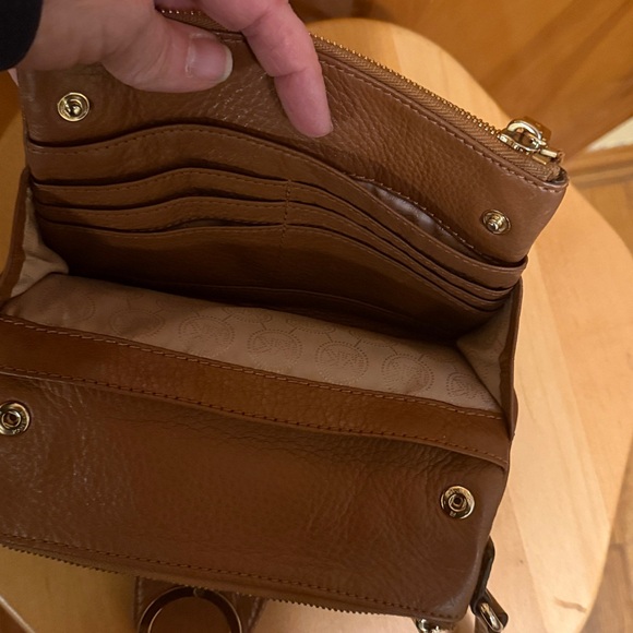 Michael Kors crossbody bag - Picture 7 of 11